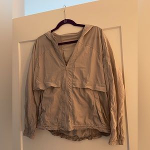 Lululemon windbreaker size 8